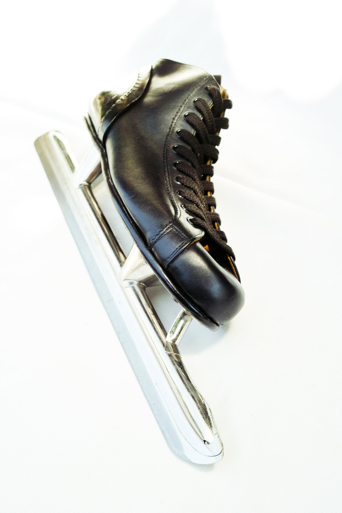 紳士靴はもちろんの事、スケート靴から登山靴までと、幅広い靴を作ることができます。